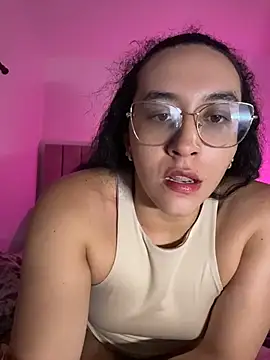 Snapshot of alehia_cute chatting on July 2026 12:42:01 AM alehia cute online show from July 2026 12:42:01 AM
