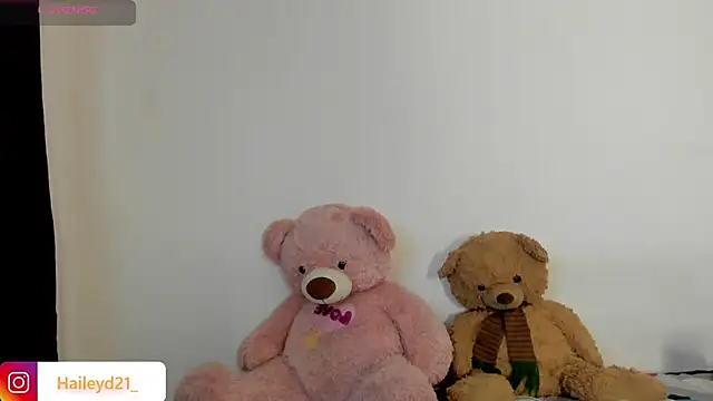 HaileyDuke online show from March 2026 10:35:02 PM