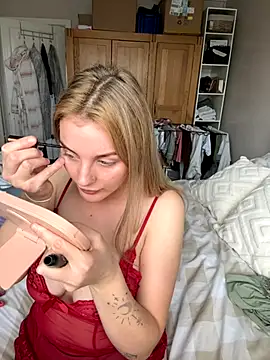 Snapshot of Layla_20_ chatting on October 2025 12:26:02 PM Layla 20  online show from October 2025 12:26:02 PM