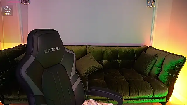 Pixie Peachh online show from November 2025 07:49:01 AM