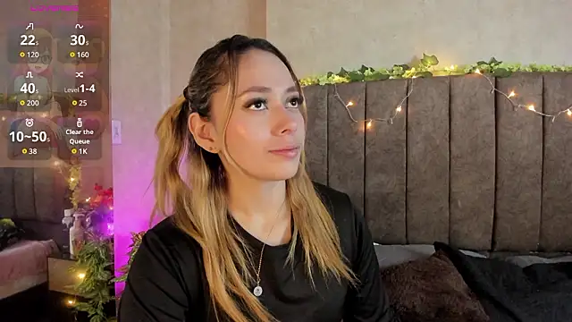 LanaMills  online show from February 2026 05:11:01 AM