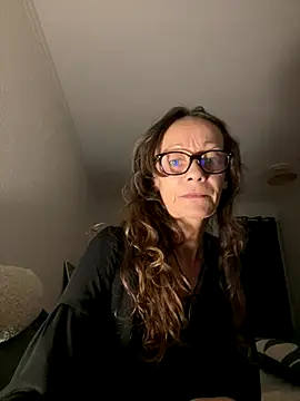 Chris06d22xh online show from September 2025 06:22:02 PM