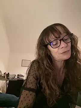 Chris06d22xh online show from October 2025 07:02:01 PM