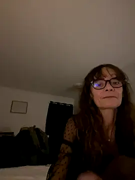 Chris06d22xh online show from October 2025 07:36:02 PM