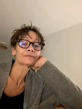 Chris06d22xh online show from October 2025 06:08:01 PM