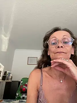 Chris06d22xh online show from July 2026 06:34:02 PM