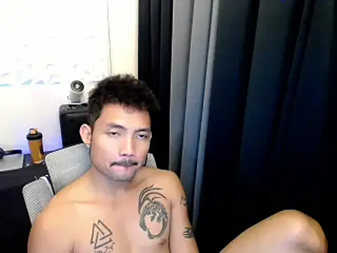 Snapshot of Thefriskyasian chatting on September 2025 04:10:02 PM Thefriskyasian online show from September 2025 04:10:02 PM