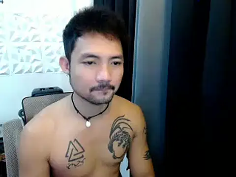 Snapshot of Thefriskyasian chatting on September 2025 02:38:02 AM Thefriskyasian online show from September 2025 02:38:02 AM