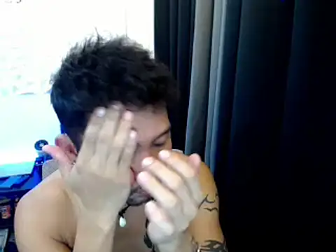 Snapshot of Thefriskyasian chatting on October 2025 01:00:02 AM Thefriskyasian online show from October 2025 01:00:02 AM