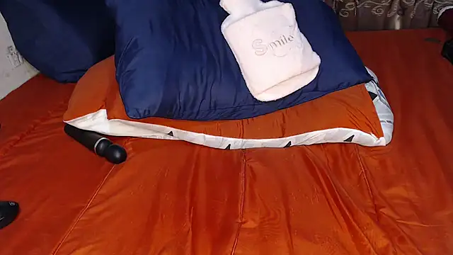 Lunalee online show from July 2026 08:00:01 PM