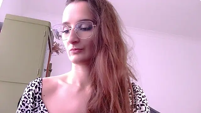 Nova Mystic online show from October 2025 12:02:02 PM
