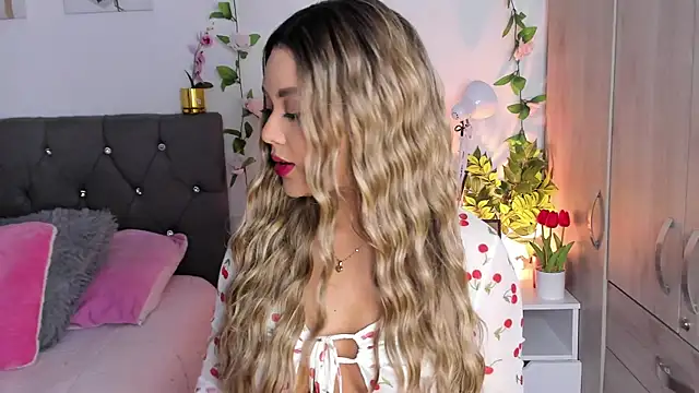 Snapshot of isajonnes18 chatting on October 2025 02:34:01 AM isajonnes18 online show from October 2025 02:34:01 AM