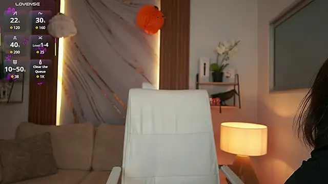 MilaCrave online show from October 2025 12:01:02 PM