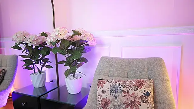 MilaCrave online show from April 2026 11:37:02 AM