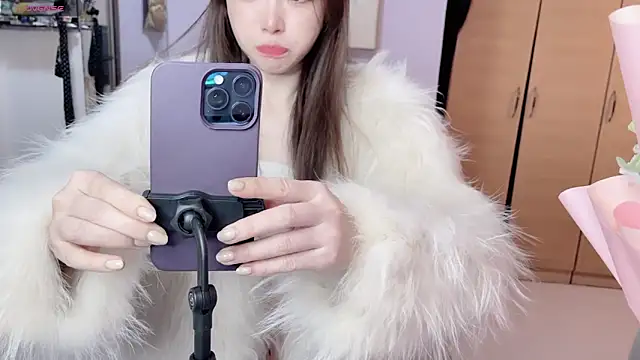 Y2Luvk online show from November 2025 11:03:01 PM