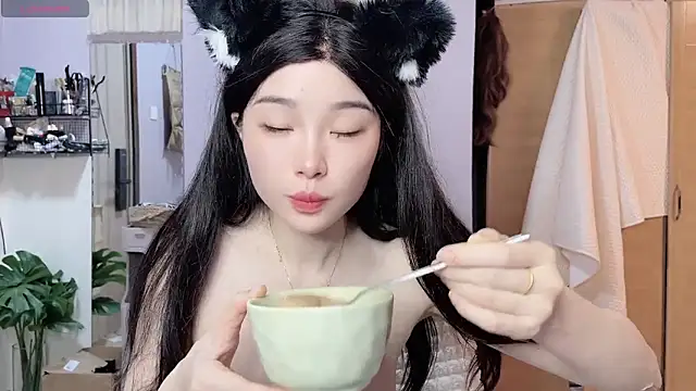 Y2Luvk online show from February 2026 06:55:02 PM