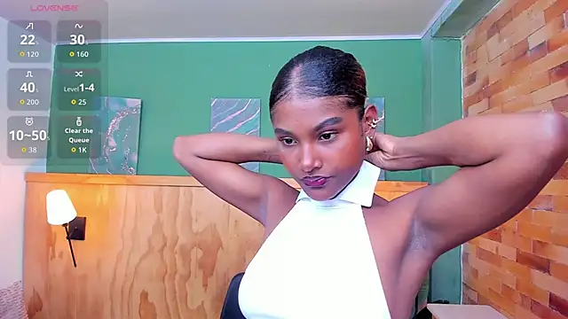 halleylorens online show from March 2026 07:15:02 PM