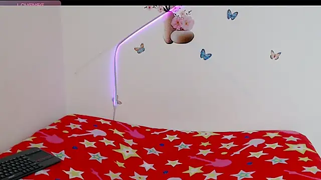 Snapshot of angelyxs chatting on November 2025 05:26:01 PM angelyxs online show from November 2025 05:26:01 PM