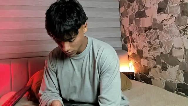 ZYZZ1312 online show from February 2026 03:35:02 AM