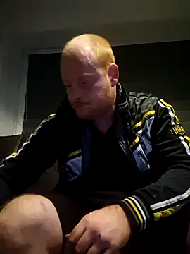 svenni2525 online show from October 2025 09:34:01 PM