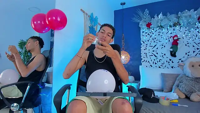 Adonis WB online show from November 2025 09:06:01 PM