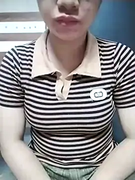 Snapshot of Mie_rose chatting on October 2025 02:18:02 PM Mie rose online show from October 2025 02:18:02 PM