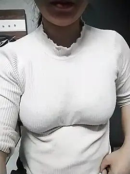 Snapshot of Mie_rose chatting on November 2025 01:01:02 PM Mie rose online show from November 2025 01:01:02 PM