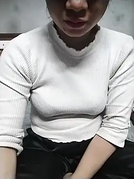 Snapshot of Mie_rose chatting on November 2025 01:05:02 AM Mie rose online show from November 2025 01:05:02 AM