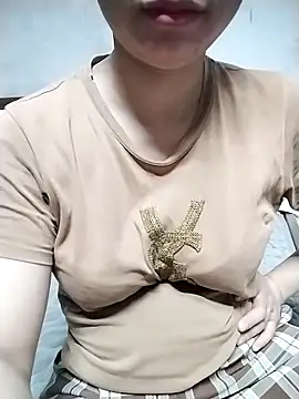 Snapshot of Mie_rose chatting on November 2025 02:01:02 AM Mie rose online show from November 2025 02:01:02 AM