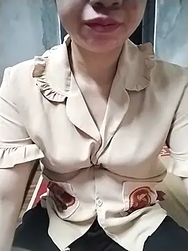 Snapshot of Mie_rose chatting on November 2025 04:33:01 AM Mie rose online show from November 2025 04:33:01 AM