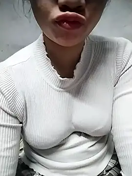 Snapshot of Mie_rose chatting on November 2025 02:39:02 PM Mie rose online show from November 2025 02:39:02 PM