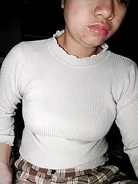 Snapshot of Mie_rose chatting on November 2025 10:20:02 PM Mie rose online show from November 2025 10:20:02 PM