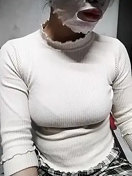 Snapshot of Mie_rose chatting on November 2025 12:31:01 AM Mie rose online show from November 2025 12:31:01 AM