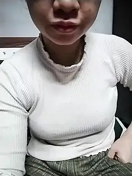 Snapshot of Mie_rose chatting on December 2025 07:47:01 AM Mie rose online show from December 2025 07:47:01 AM