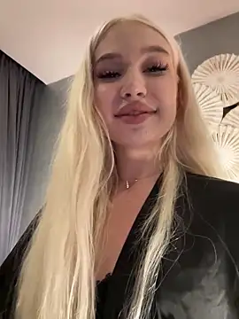 Snapshot of Kiss_Avrora_ chatting on October 2025 03:02:02 PM Kiss Avrora  online show from October 2025 03:02:02 PM