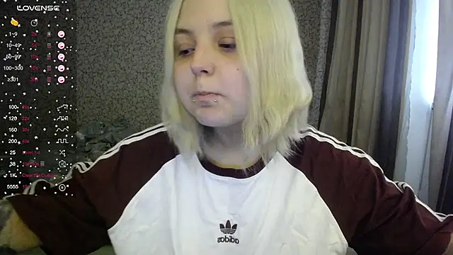 Snapshot of vendymories chatting on September 2025 07:19:01 AM vendymories online show from September 2025 07:19:01 AM