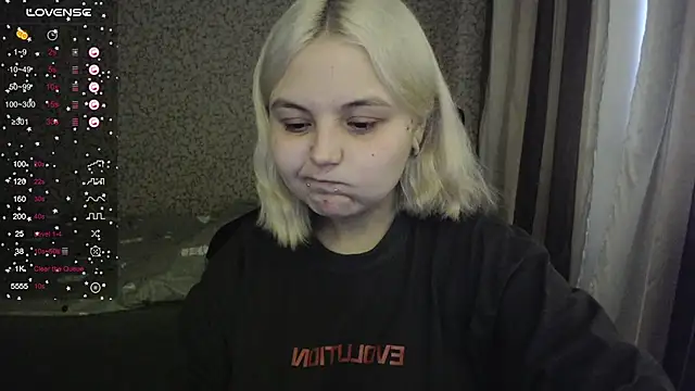 Snapshot of vendymories chatting on September 2025 06:47:02 AM vendymories online show from September 2025 06:47:02 AM