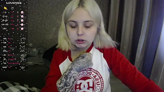 Snapshot of vendymories chatting on September 2025 12:29:02 PM vendymories online show from September 2025 12:29:02 PM