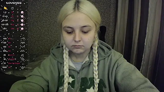 Snapshot of vendymories chatting on September 2025 08:12:02 PM vendymories online show from September 2025 08:12:02 PM