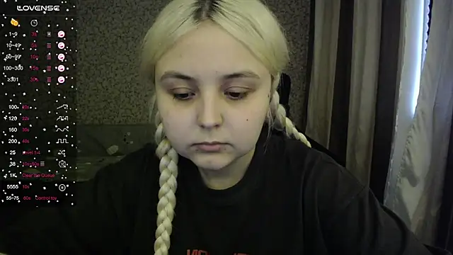 Snapshot of vendymories chatting on October 2025 11:07:01 AM vendymories online show from October 2025 11:07:01 AM