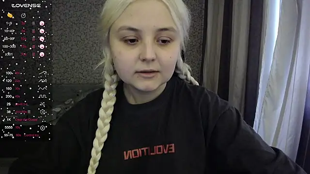 Snapshot of vendymories chatting on October 2025 10:24:01 AM vendymories online show from October 2025 10:24:01 AM