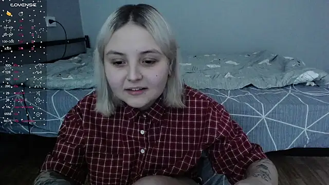 Snapshot of vendymories chatting on December 2025 06:23:01 PM vendymories online show from December 2025 06:23:01 PM