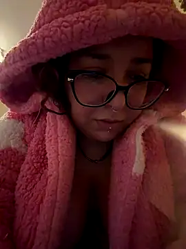 Snapshot of chiaretta_loveit chatting on November 2025 11:42:02 AM chiaretta loveit online show from November 2025 11:42:02 AM