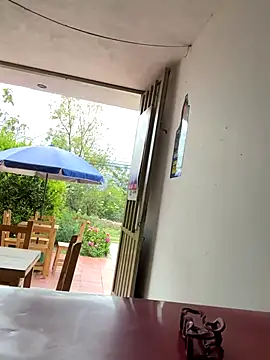 Snapshot of _Layla69_ chatting on September 2025 05:06:01 PM Layla69 online show from September 2025 05:06:01 PM