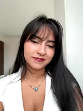 Snapshot of _Layla69_ chatting on October 2025 07:09:02 PM Layla69 online show from October 2025 07:09:02 PM