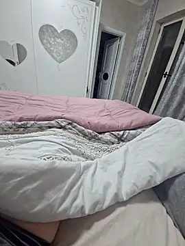 Monella52 online show from April 2026 09:15:01 PM