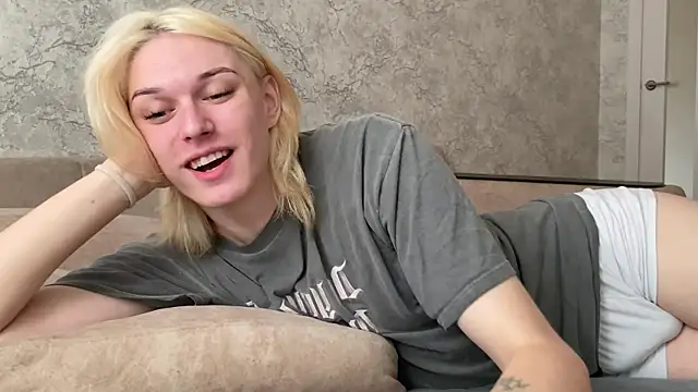 Snapshot of evelina228 chatting on September 2025 06:59:02 AM evelina228 online show from September 2025 06:59:02 AM