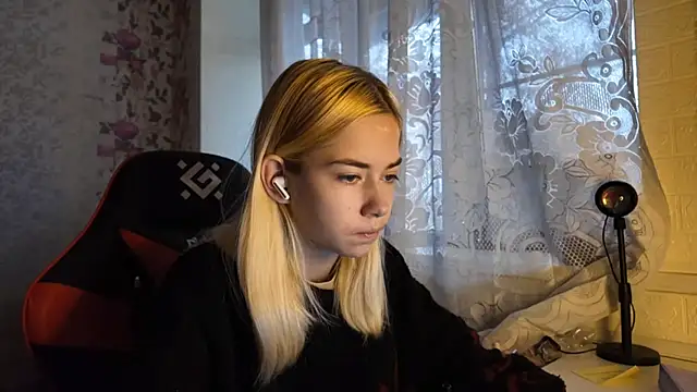 Witching Moon online show from November 2025 07:52:02 AM