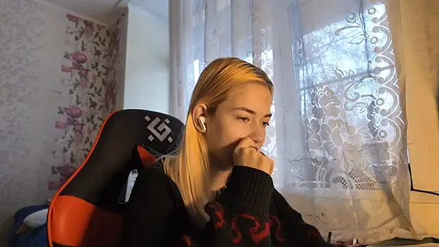 Witching Moon online show from November 2025 07:58:01 AM