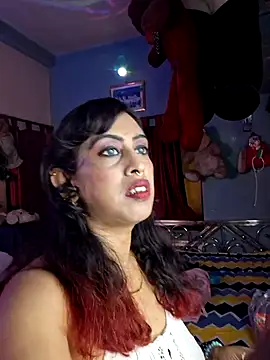 Snapshot of Love_Beauty01 chatting on June 2026 06:40:01 PM Love Beauty01 online show from June 2026 06:40:01 PM